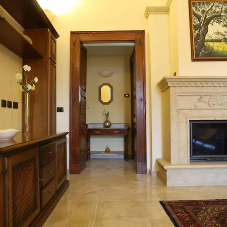 Daire Raffy House - *