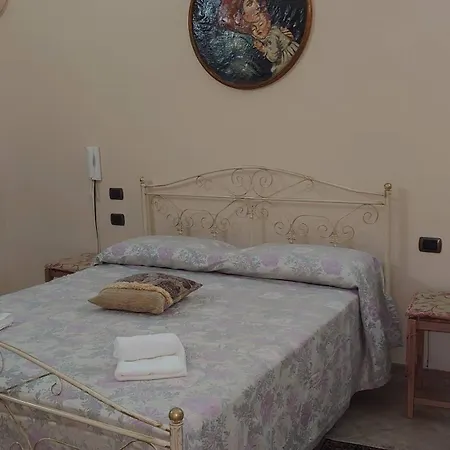 Daire Raffy House - *